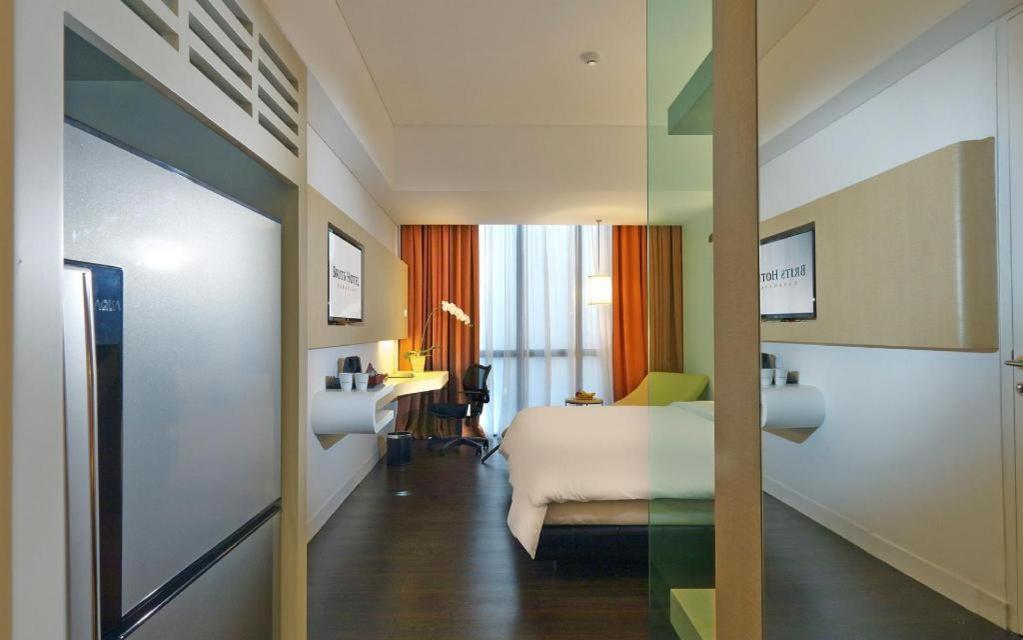 Brits Hotel Karawang Esterno foto