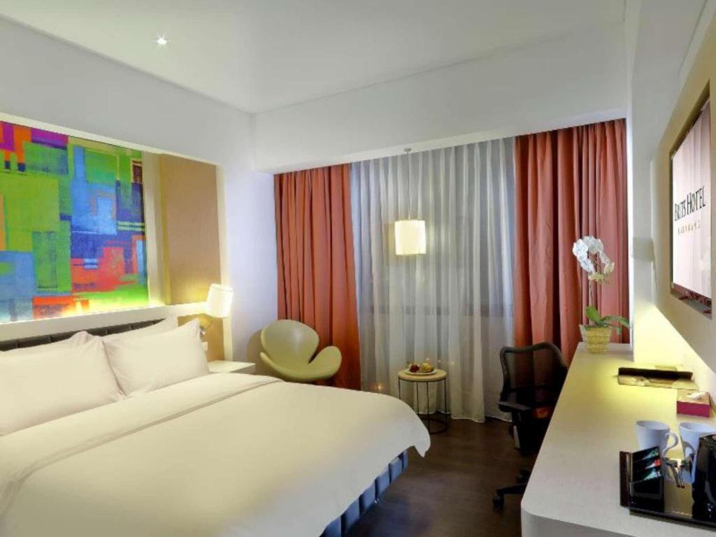 Brits Hotel Karawang Esterno foto