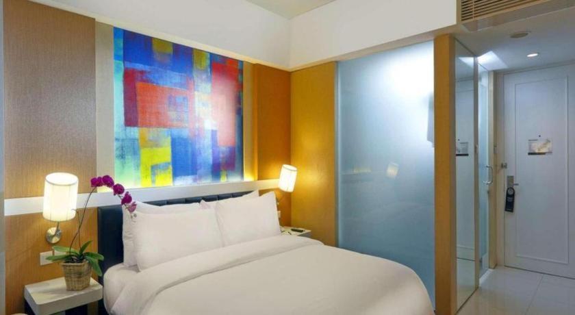 Brits Hotel Karawang Esterno foto